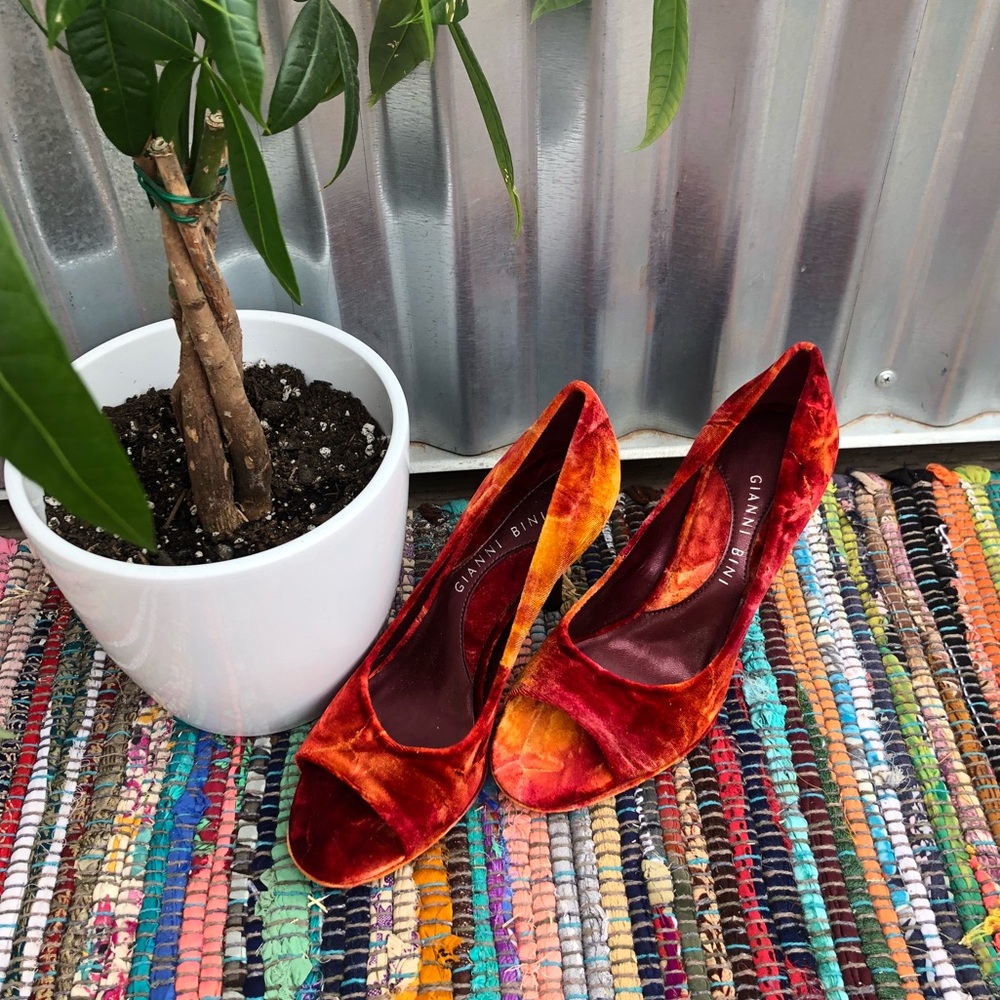 🌅Velvet sunset color Gianni Bini size 8 heels